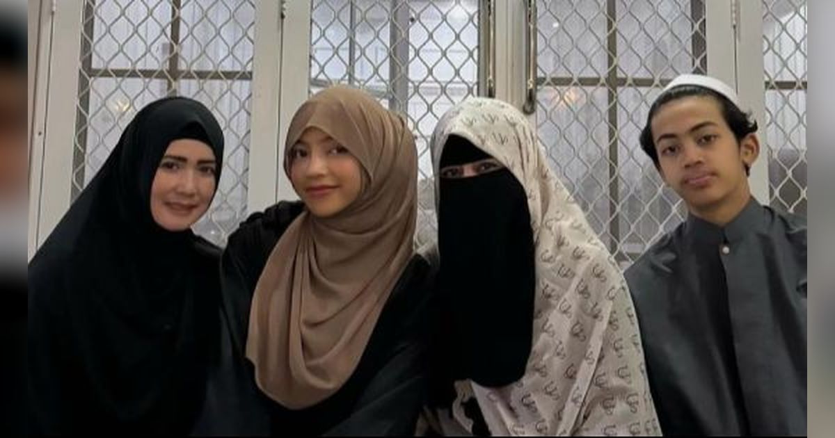 Dulu Dilaporkan ke Polisi, Kini Umi Pipik dan Oklin Fia Akrab Buka Puasa Bareng