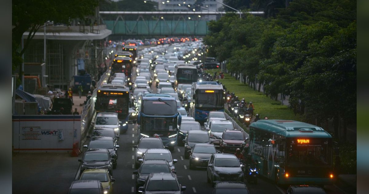 Agar Tak Terjebak Macet, Ini Rute Alternatif saat U-Turn Depan Citywalk Sudirman Ditutup Mulai 1 April