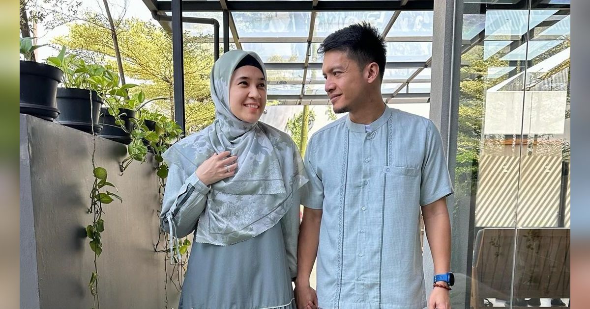 Potret Dimas Seto dan Dhini Aminarti Pasangan Artis yang Istiqomah Berhijrah, Kini Punya 46 Anak Asuh Usai 15 Tahun Menikah