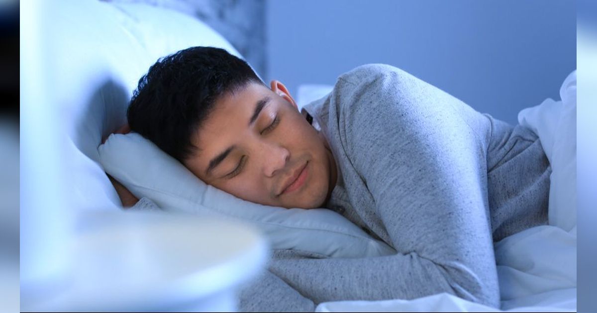 Selalu Pakai Kaus Kaki Saat Tidur Ternyata Bagus untuk Tubuh