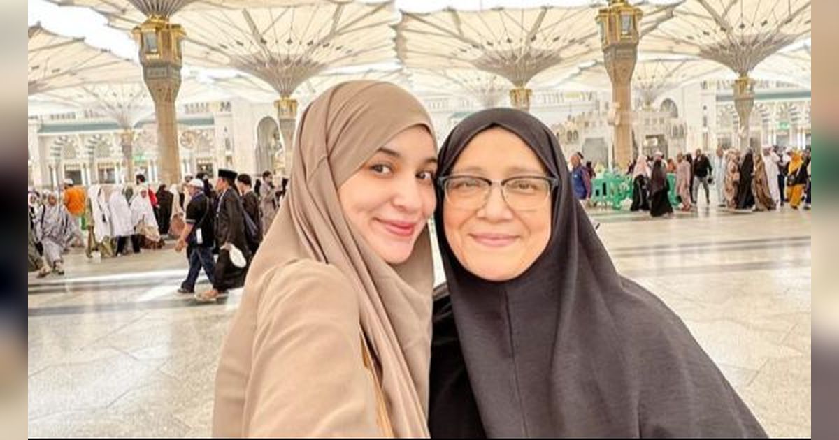 Pengalaman Shireen Sungkar Puasa Ramadan Sambil Umrah Bersama Sang Ibu