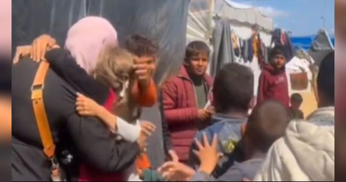 Awalnya Mau Dikasih Sepatu, Anak-Anak di Pengungsian Gaza Meminta Dibelikan Mie Instan Asal Indonesia
