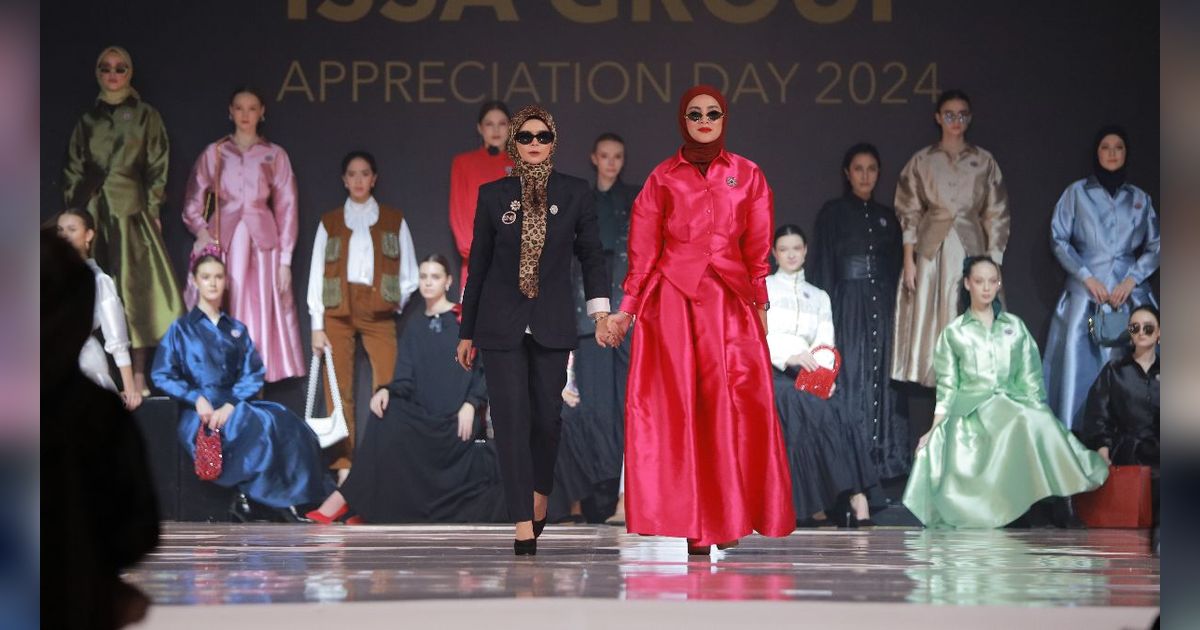 Desainer Vivi Zubedi Hadir dengan Koleksi Classy nan Feminin