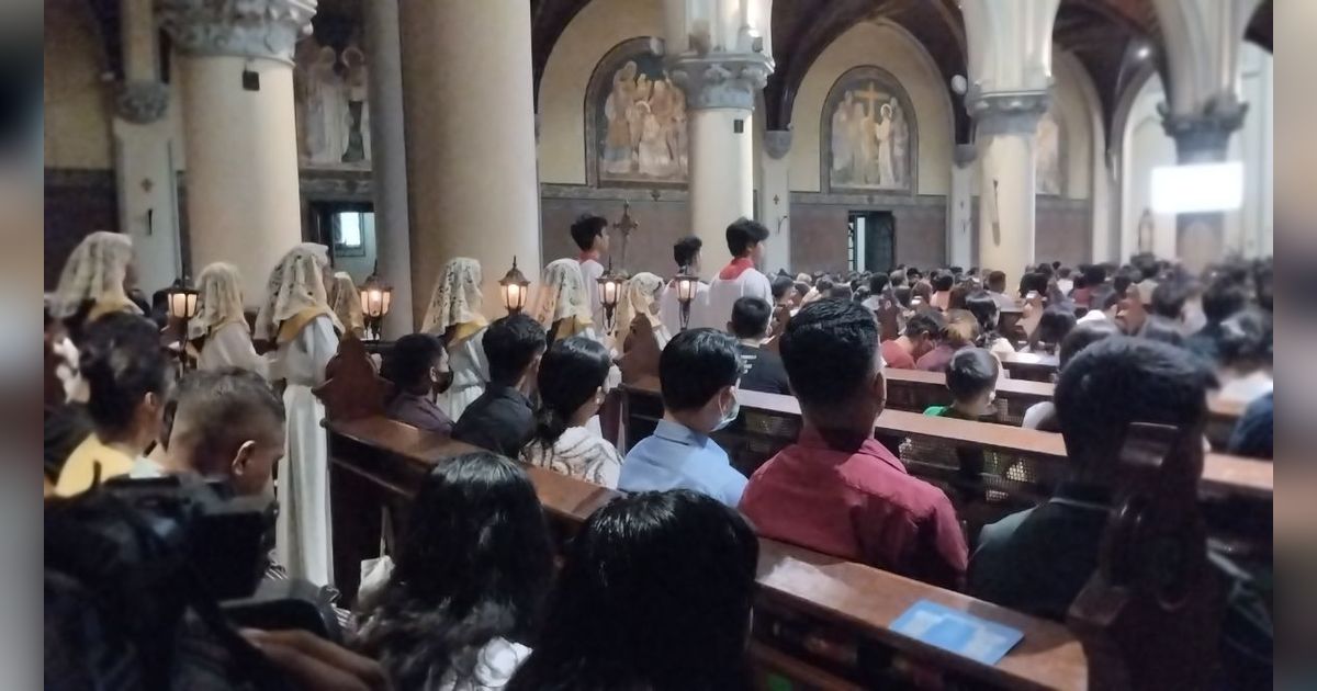 Ratusan Personel Polri Amankan Ibadah Paskah di Gereja Katedral dan Immanuel