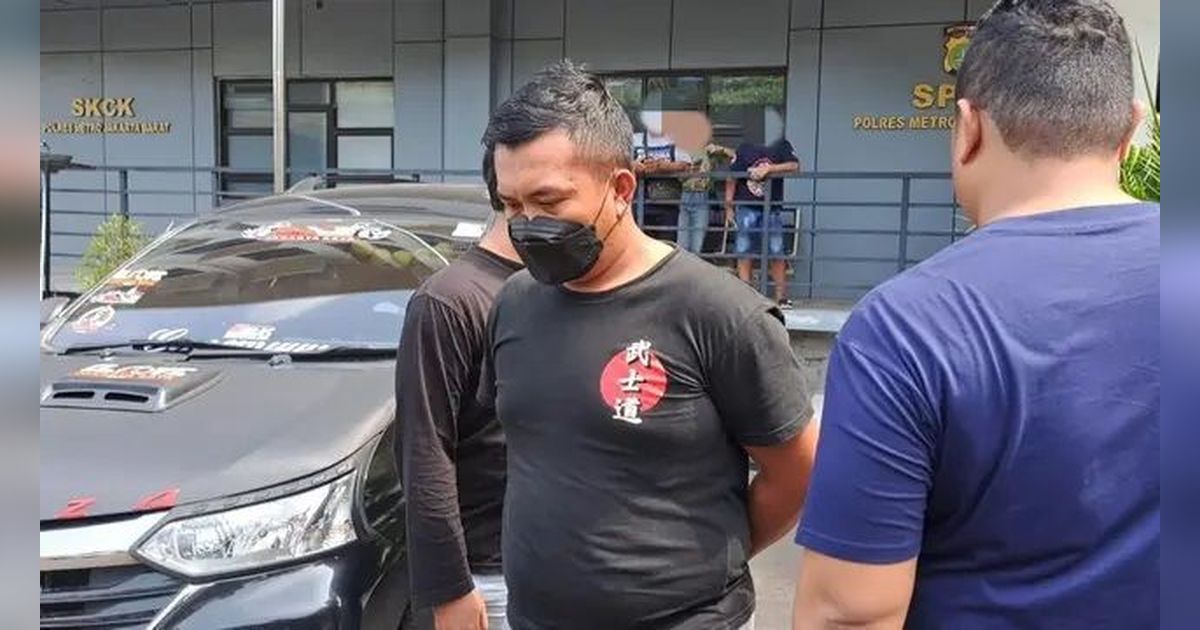 Sopir Taksi Online Pemeras Penumpang Wanita Ditangkap, Keluarga Nangis Histeris