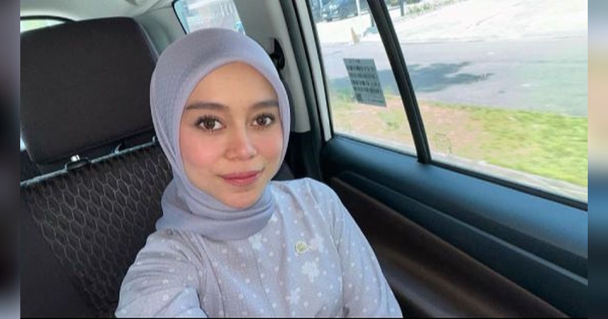 8 Pedangdut Ini Tetap Terlihat Cantik Meski Tampil Berhijab