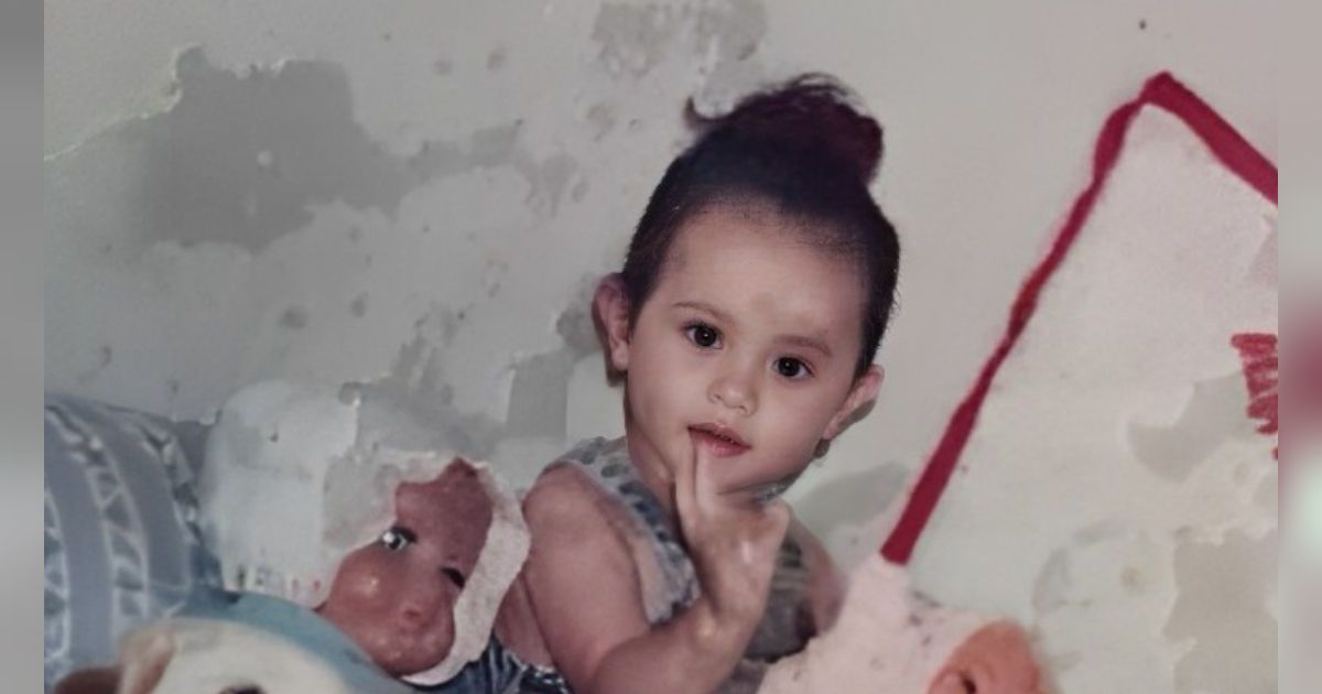 Anak Menggemaskan Ini Menjelma Jadi Wanita Cantik tapi Dapat Cap Negatif, Kenal?
