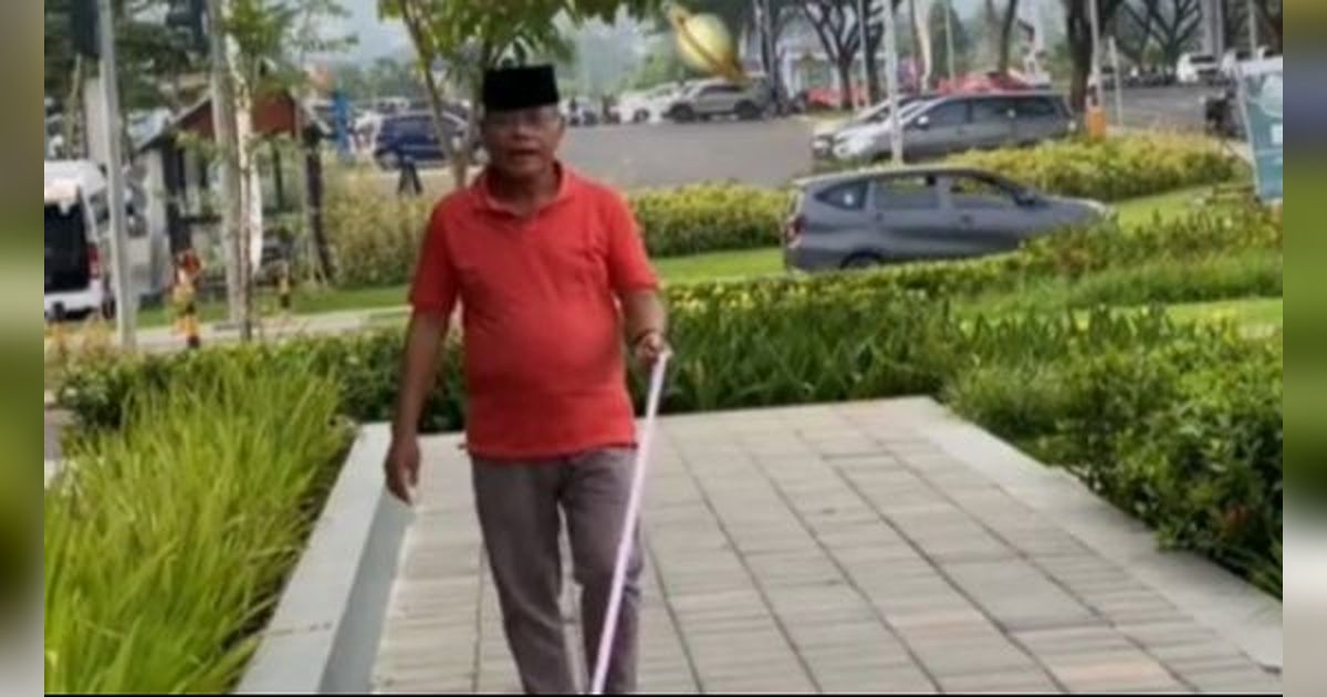Viral Anak Bagikan Video Ayah Non-Muslim Gemar Pakai Peci, Mukanya Pak Haji Banget