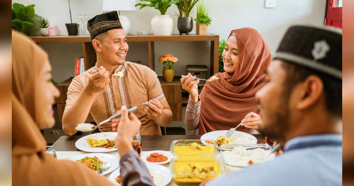 Jangan Kalap, 5 Tips Tetap Makan Seimbang Saat Lebaran