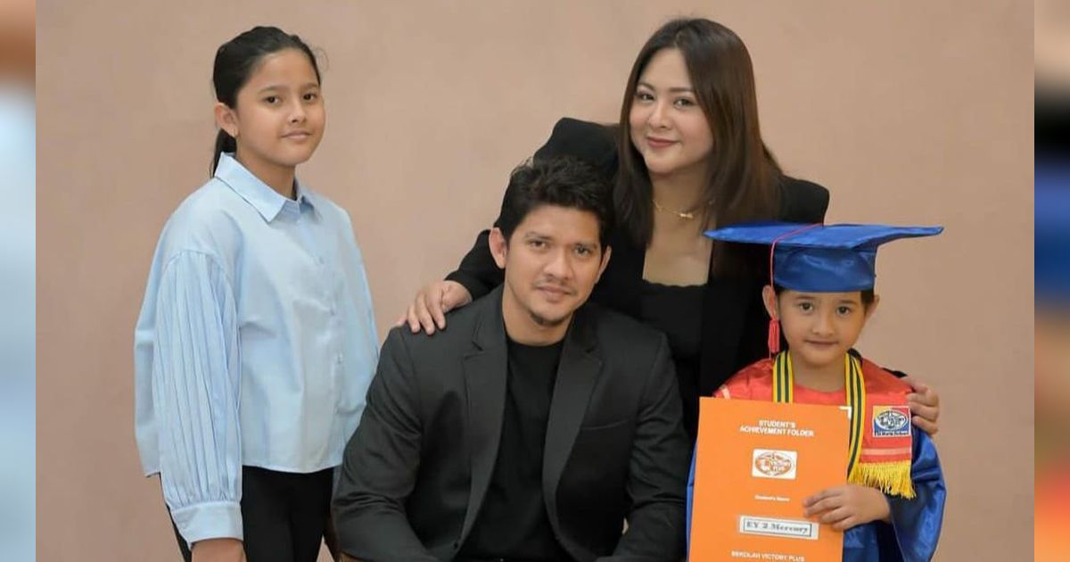 Potret Cantik Aneska Putri Bungsu Audy Item & Iko Uwais Jalani Wisuda TK, Senyumnya Manis Mirip Sang Mama