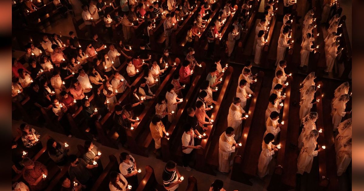 Misa Paskah di Gereja Katedral Jakarta Berlangsung Khidmat