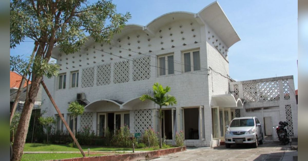 Potret Bangunan Mewah di Surabaya dengan Arsitektur Asli Indonesia, Ada Pabrik Cokelat hingga Rumah Pribadi