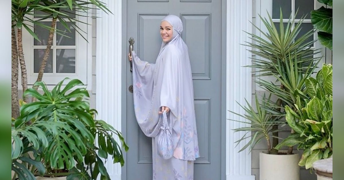 Potret Perjalanan Hijrah Dewi Sandra, Berawal dari Protes pada Tuhan Hingga Ingin Bunuh Diri, Kini Mantap Berhijab