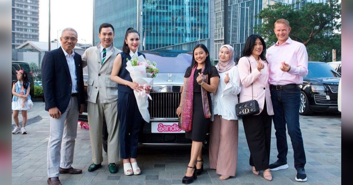 Lihat Lagi Potret Deretan Hadiah Mewah nan Mahal Harvey Moeis untuk Sandra Dewi dan Anak: dari Mobil hingga Jet