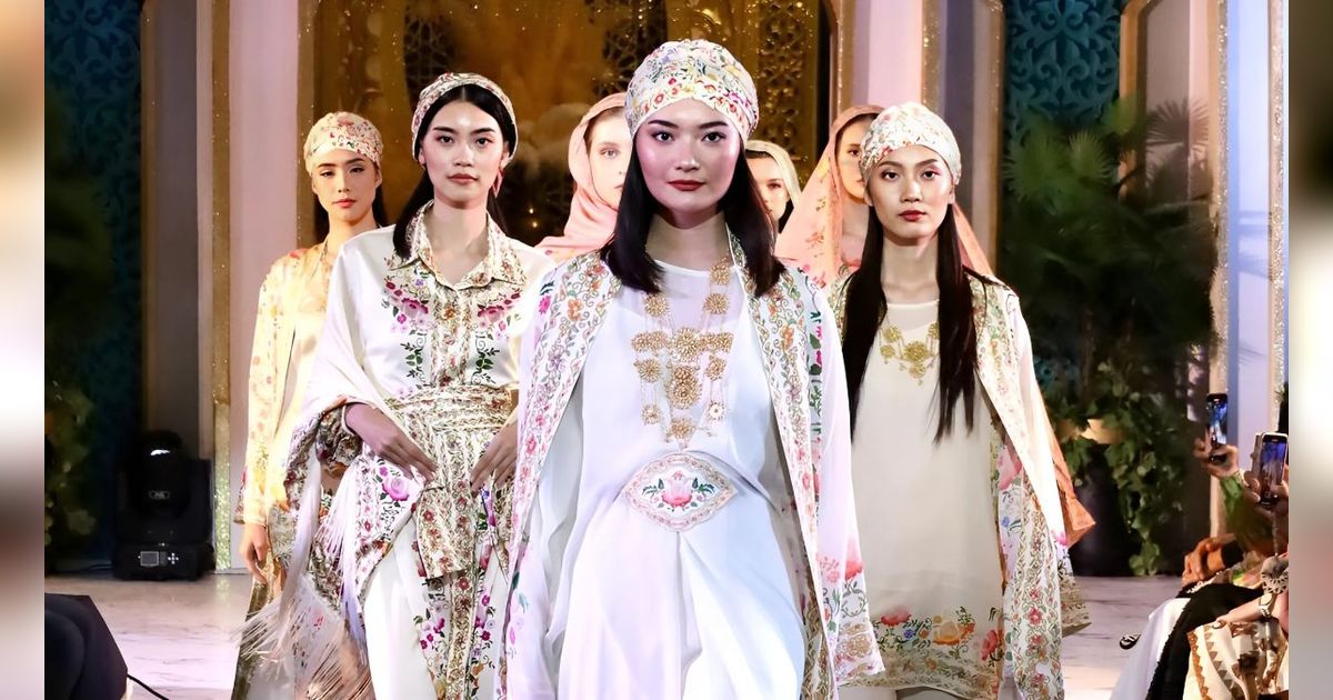 Hari Raya dengan Nuansa Tradisional Indonesia, Tengok Koleksi Ghea Panggabean dan Priyo
