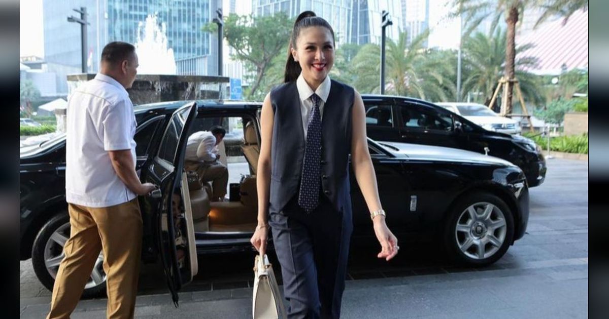 Terkuak! Mobil Mewah Rolls Royce Sandra Dewi Ternyata Belum Bayar Pajak, Segini Tagihannya