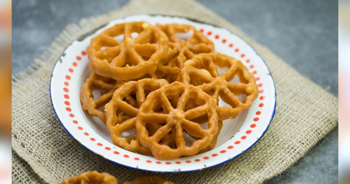 Resep Kembang Goyang  dengan Bentuk Cantik Bertekstur Renyah