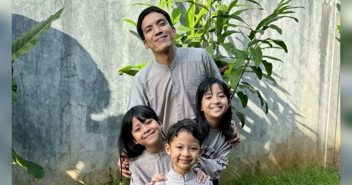 Ditegur Putrinya Suka Sentuh Teman yang Bukan Muhrim, Desta Auto Kena Mental