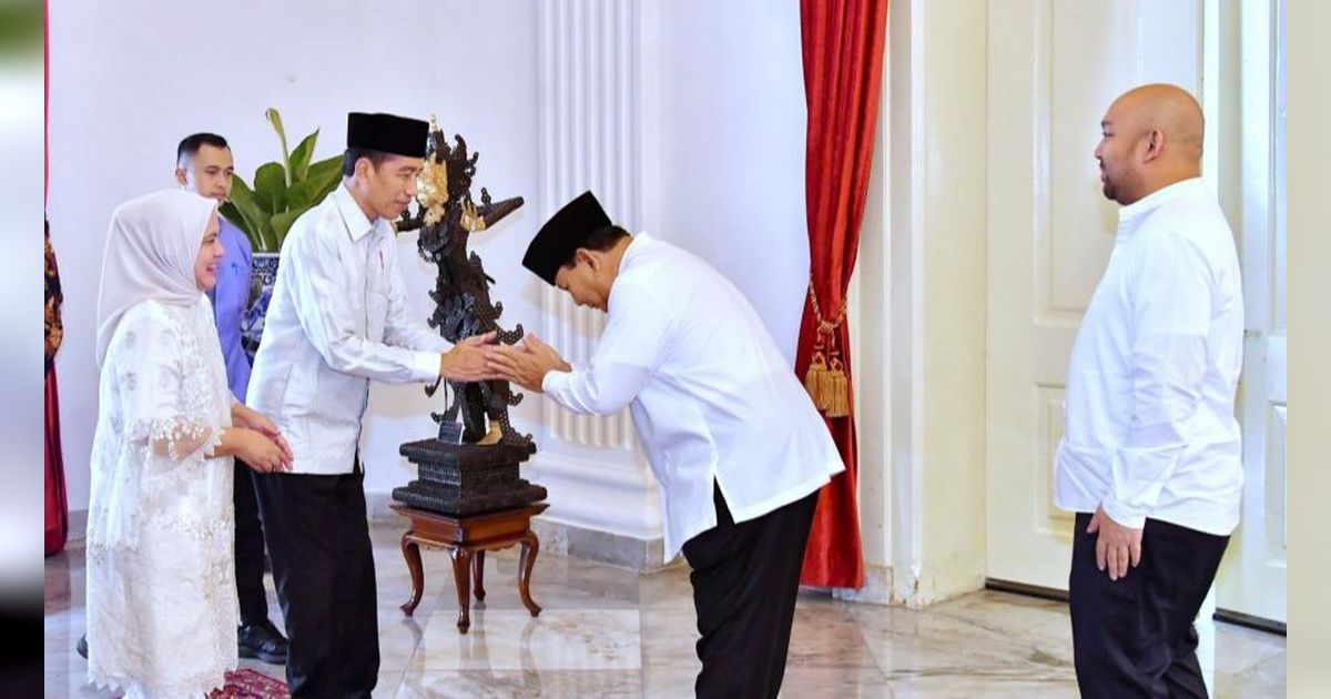 FOTO: Momen Para Menteri Bermaaf-maafan dengan Presiden Jokowi saat Open House di Istana Negara, Ada Prabowo hingga AHY