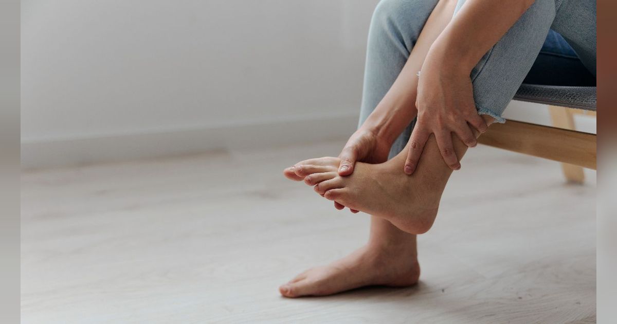 6 Tanda Kakimu Tidak Nyaman dengan Alas Kaki yang Digunakan