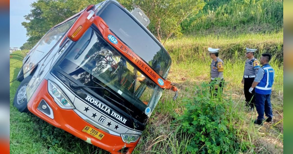 VIDEO: Bus Rosalia Indah Kecelakaan di Tol Semarang Batang 7 Orang Tewas, Diduga Sopir Mengantuk