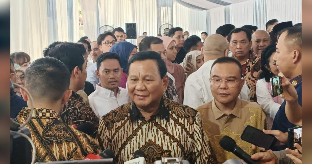 VIDEO: Mesranya Prabowo & Titiek Soeharto 'Calon Ibu Negara' Genggam Tangan Cipika-cipiki Rayakan Idulfitri