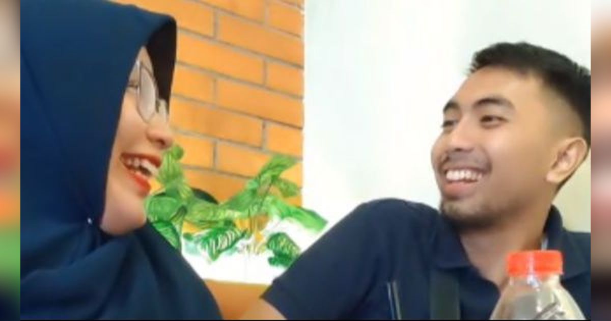 Guru Bercanda Ingin Punya Anak Mirip Murid yang Diabsensi, Ucapan Terwujud Saat Si Siswa Jadi Suaminya