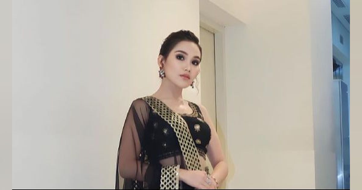 Cocok Main Film Bollywood, 8 Potret Pesona Penyanyi Dangdut dalam Balutan Kain Sari