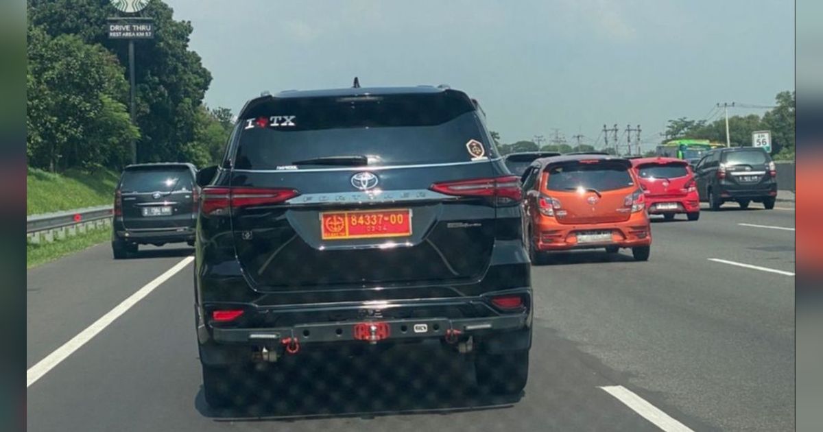 Viral Pengemudi Fortuner Arogan Pakai Plat Dinas Expired, Ternyata Milik Pensiunan Perwira TNI