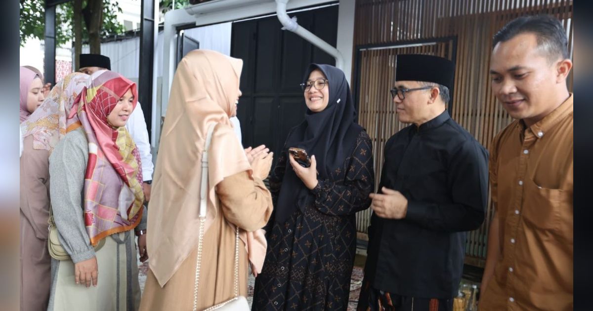 Masyarakat Antusias Ikuti Open House, Bupati Ipuk: Mohon Maaf Lahir dan Batin