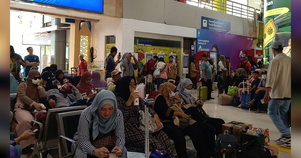 Antisipasi Macet Imbas Monas Week, Kereta Api Jarak Jauh Berhenti di Jatinegara