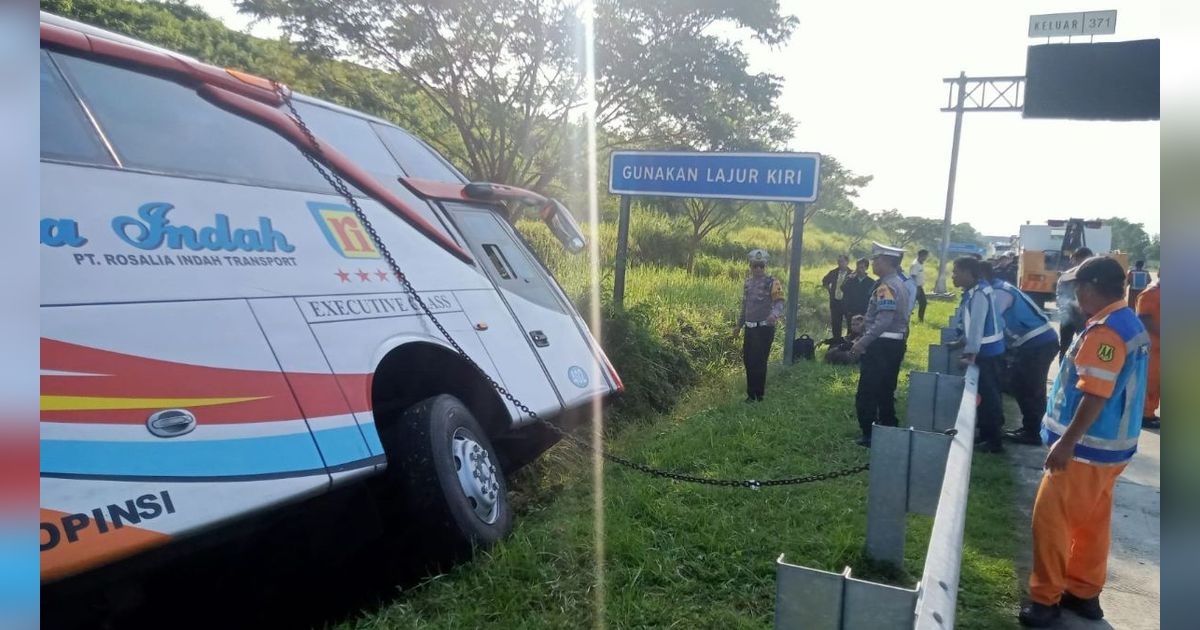 Bertambah, Korban Meninggal Kecelakaan Bus Rosalia Indah di Tol Batang Jadi 8 Orang