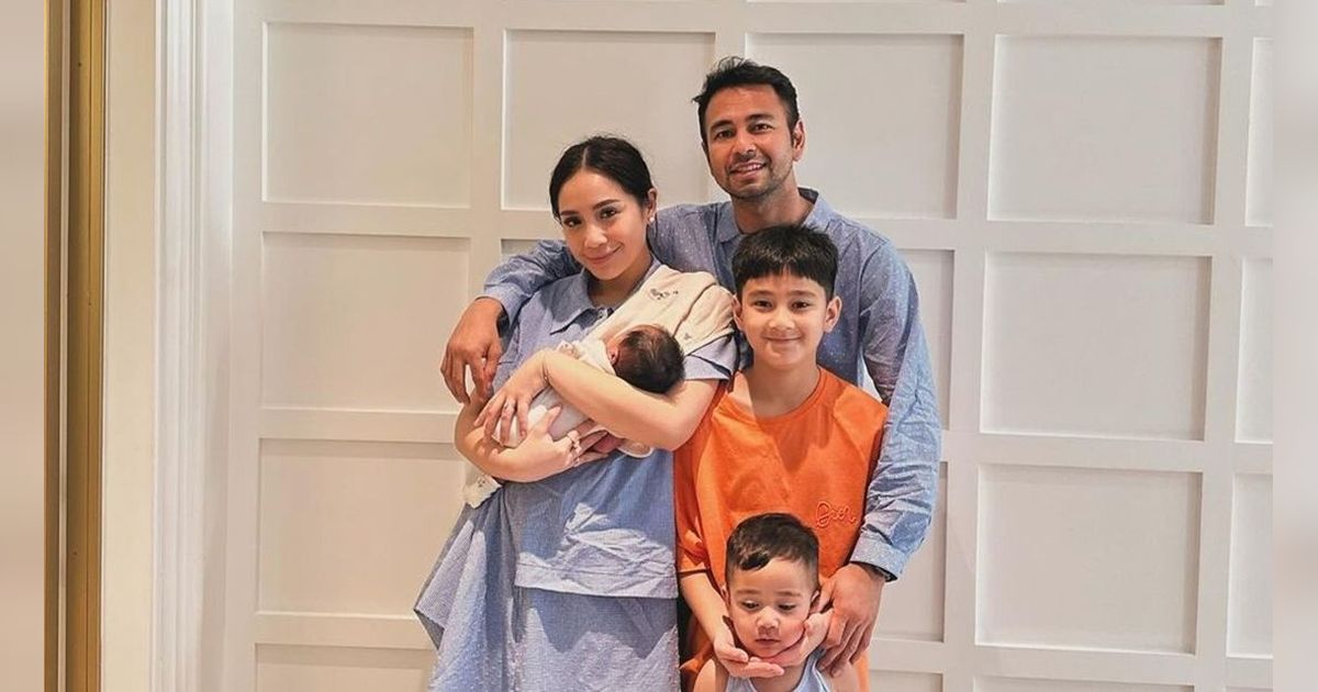 Potret Cantik Lily, Anak Adopsi Raffi Nagita dengan Bandana Pink, Disebut Bak Bidadari Surga