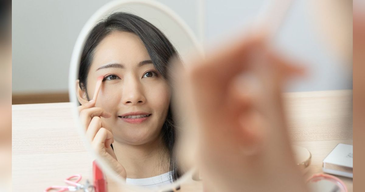 Coba Teknik Blending Eyeshadow, Bisa Untuk Berbagai Gaya Makeup
