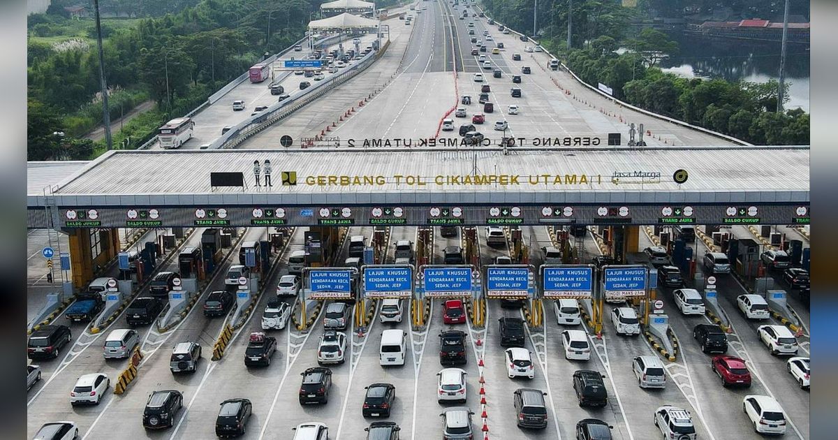 Urai Kemacetan Arus Balik, 32 Gardu Transaksi di GT Cikatama Dibuka