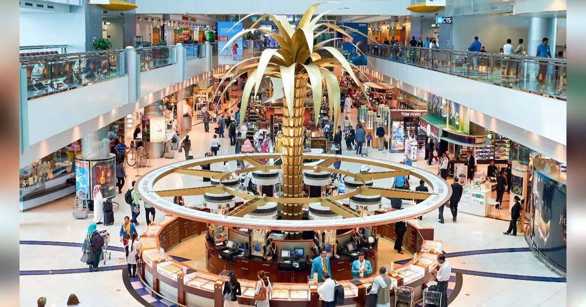 Viral Emak-Emak +62 `Piknik` di Bandara Singapura karena Delay, Bawa Tikar sampai Cobek Sambal