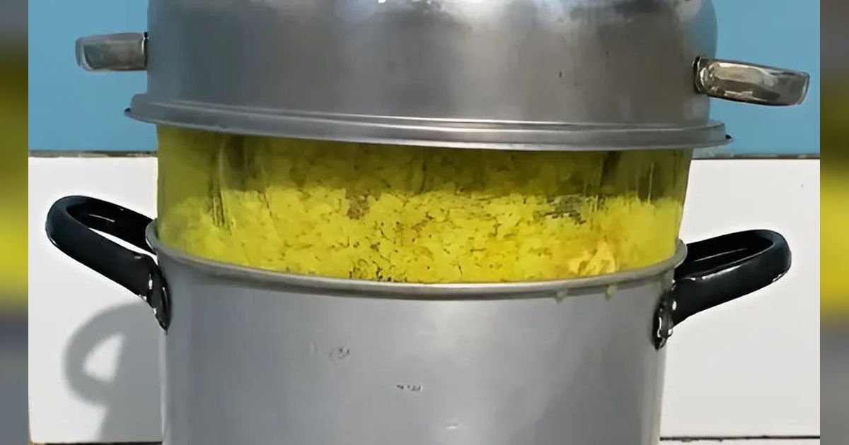 Viral Proses Masak Nasi Kuning Versi 'Dramatis', Bisa Naik Turun