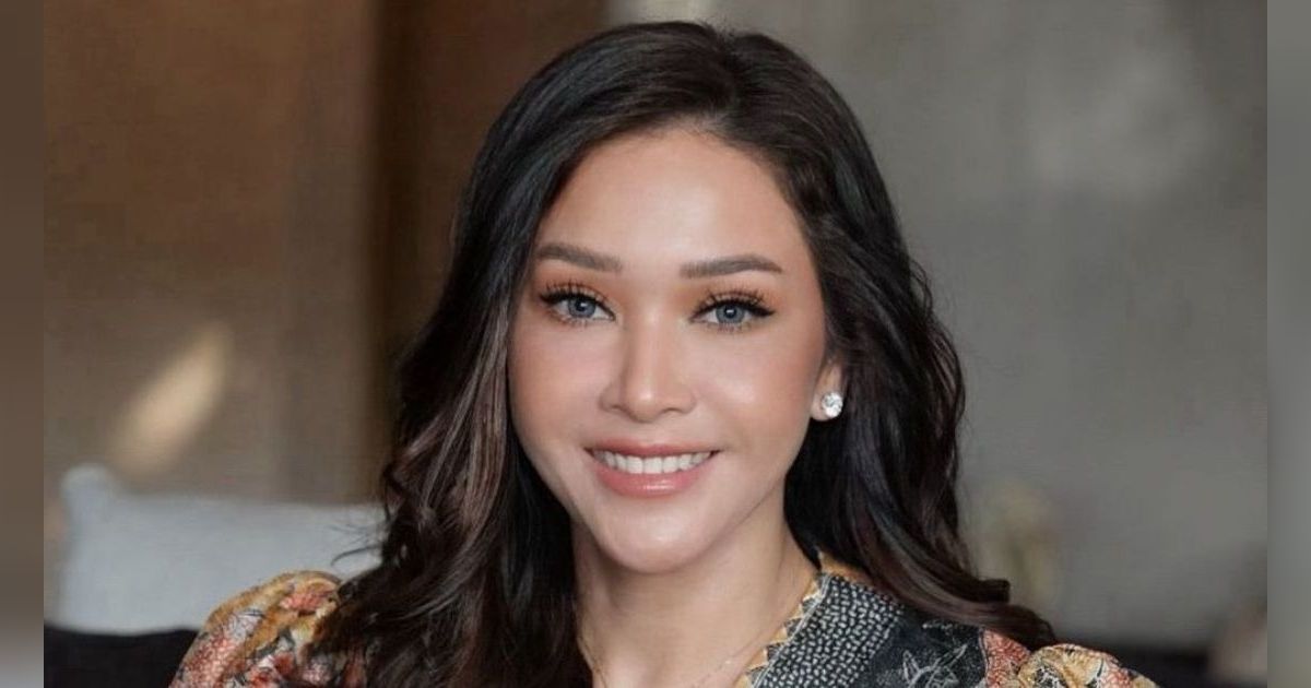 Pesona Maia Estianty dengan Makeup Glowing, Vibes-nya Dipuji Seperti Ratu Kerajaan