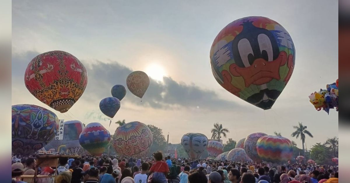 Meriahnya Festival Balon Tambat, Tradisi Syawalan di Pekalongan