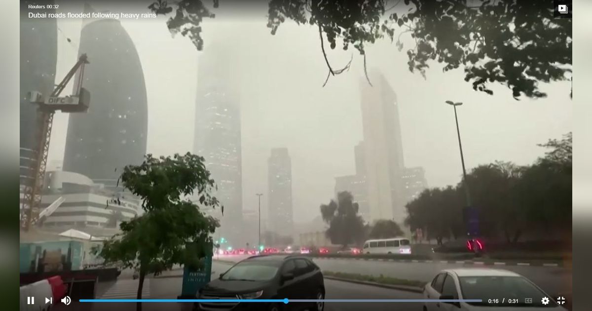 Video Dubai Lumpuh Diterjang Banjir, Jalanan bak Sungai hingga Landasan Bandara Tergenang