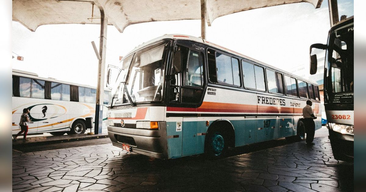 3 Doa Bepergian Jauh Naik Bus, beserta Tips Aman Menempuh Perjalanan
