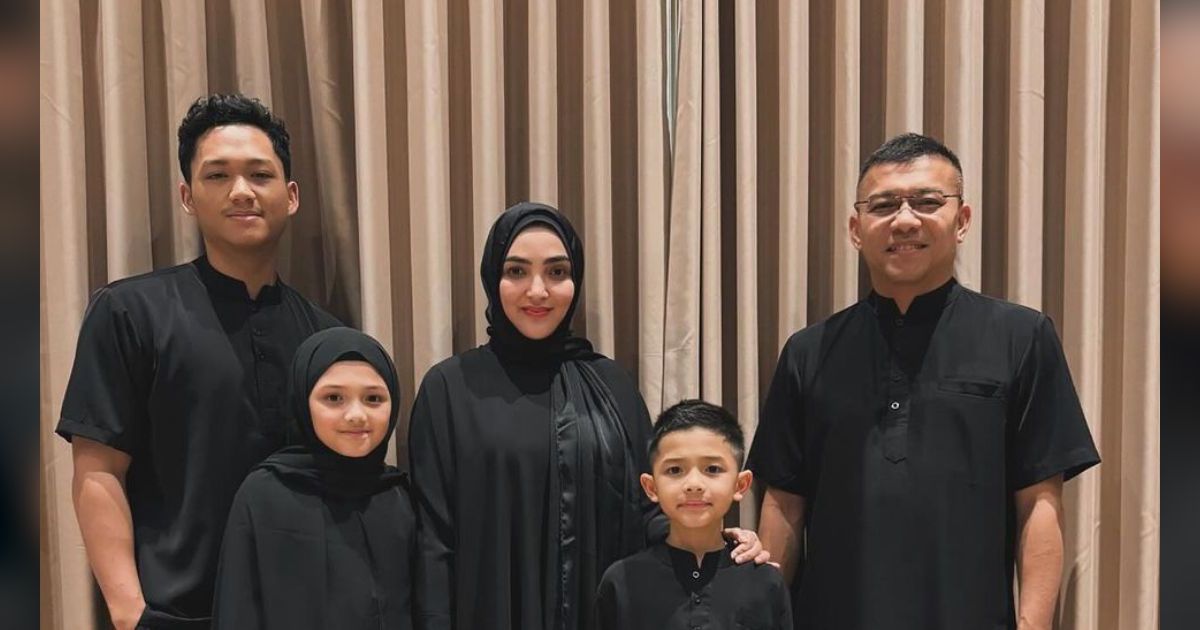 Liburan Mencekam Keluarga Anang Hermansyah Dikepung Banjir di Dubai: Air Keluar dari Plafon Parkir Mall, Zikir Sepanjang Jalan