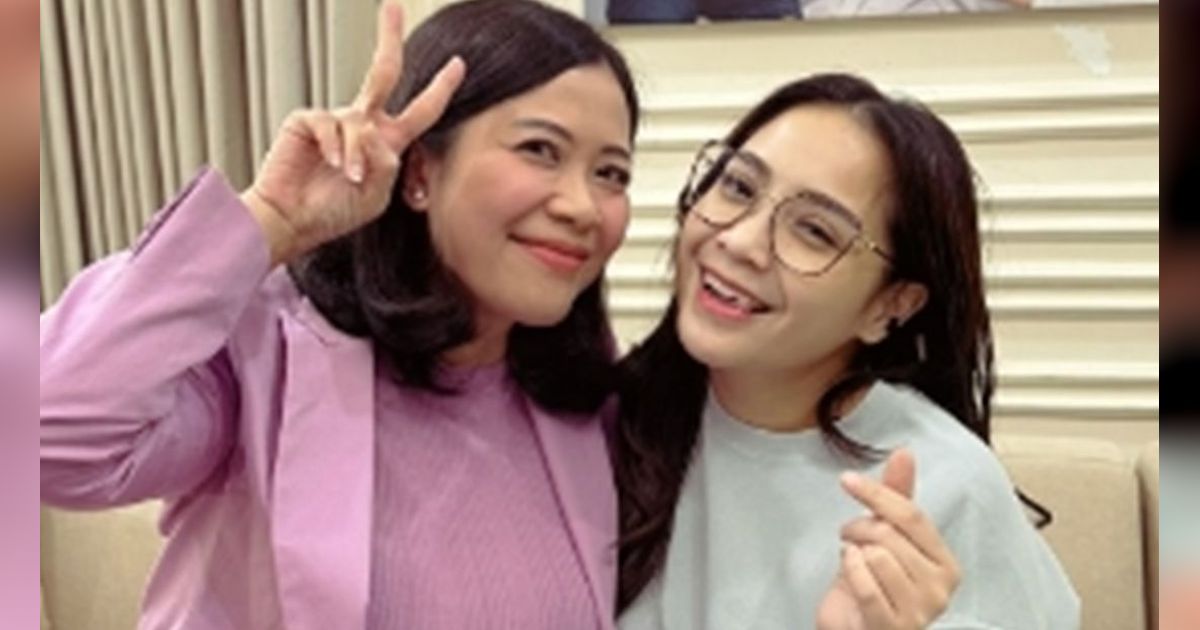 10 Potret Kedekatan Nagita Slavina & Dokter Feni Nugraha, Yang Disebut Ibu Kandung Lily