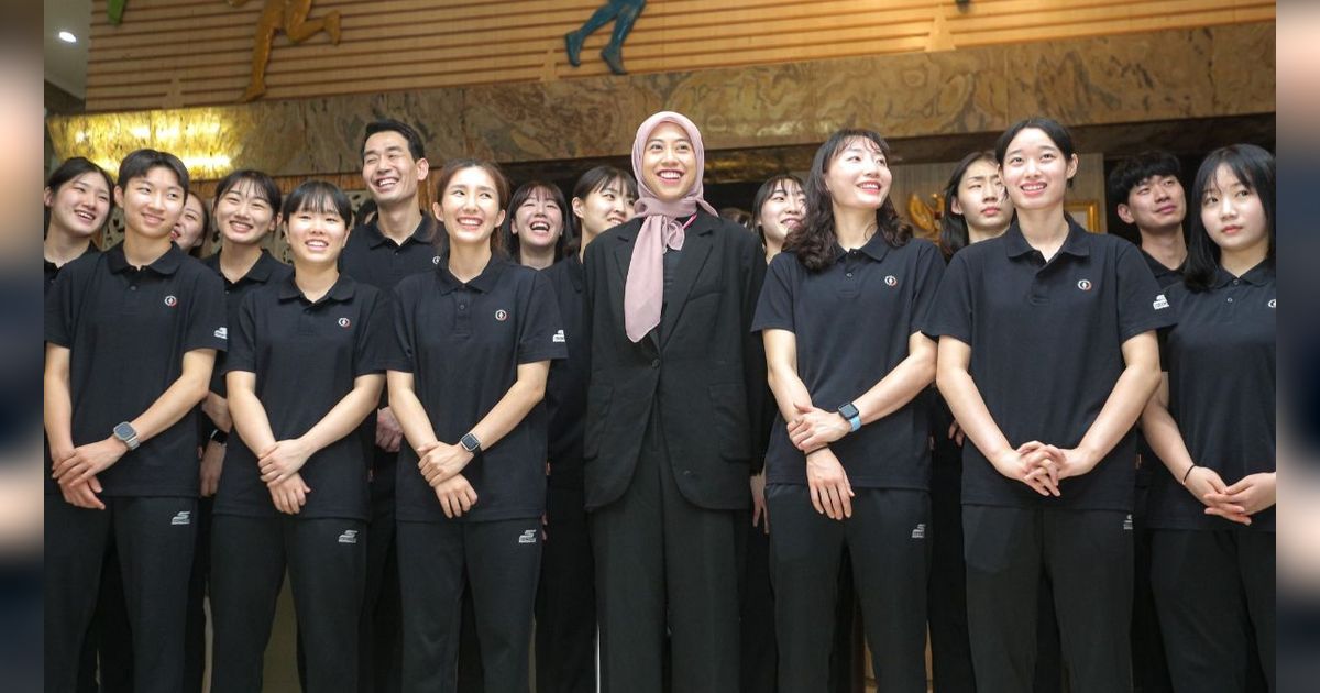 FOTO: Gaya Megawati Hangestri dan Bidadari Cantik Red Sparks Tiba di Jakarta, Siap Hadapi Indonesia All Star