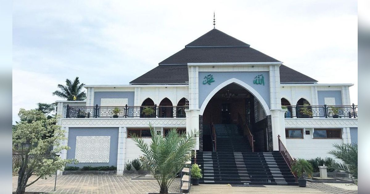 Megahnya Masjid Nur Abdillah Serang, Viewnya Langsung Laut Lepas