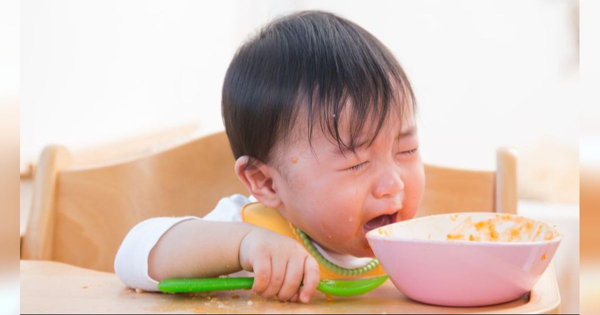 Si Kecil Sering Menolak Makan? Coba Feeding Theraphy