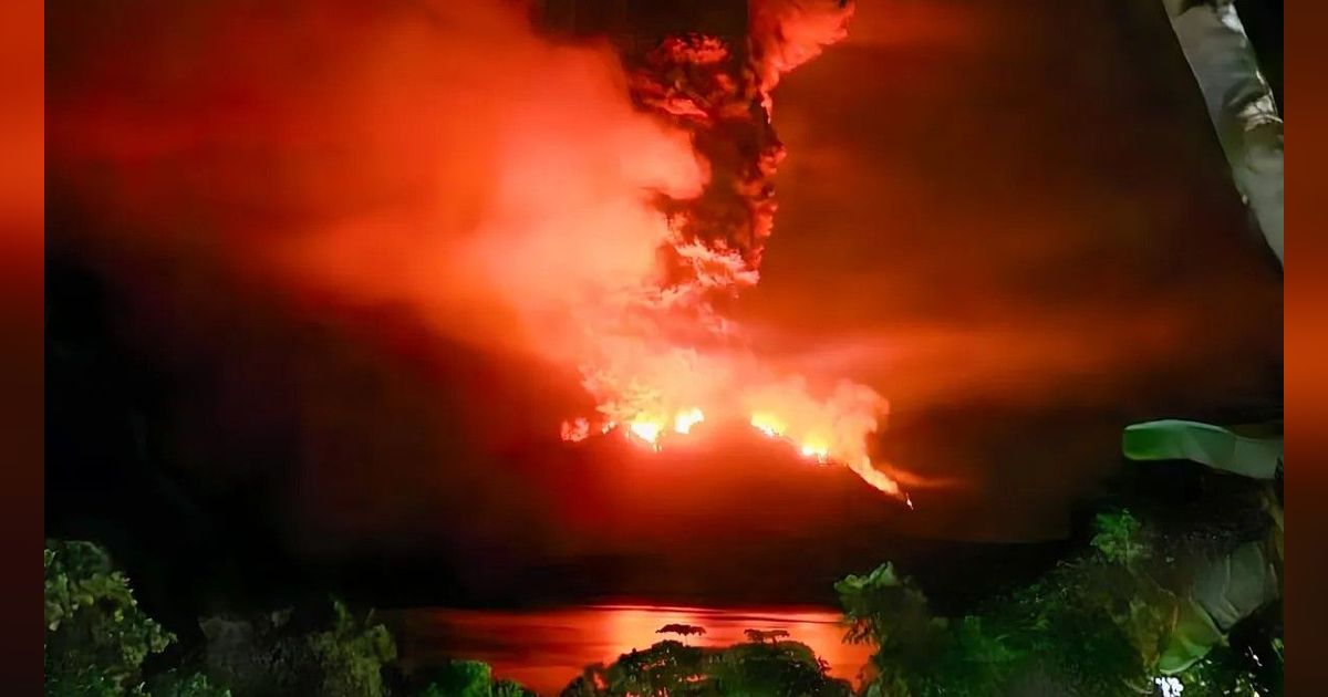 Gunung Ruang Erupsi, Tim SAR Susuri Pesisir Kepulauan Sitaro untuk Evakuasi Warga yang Tertinggal