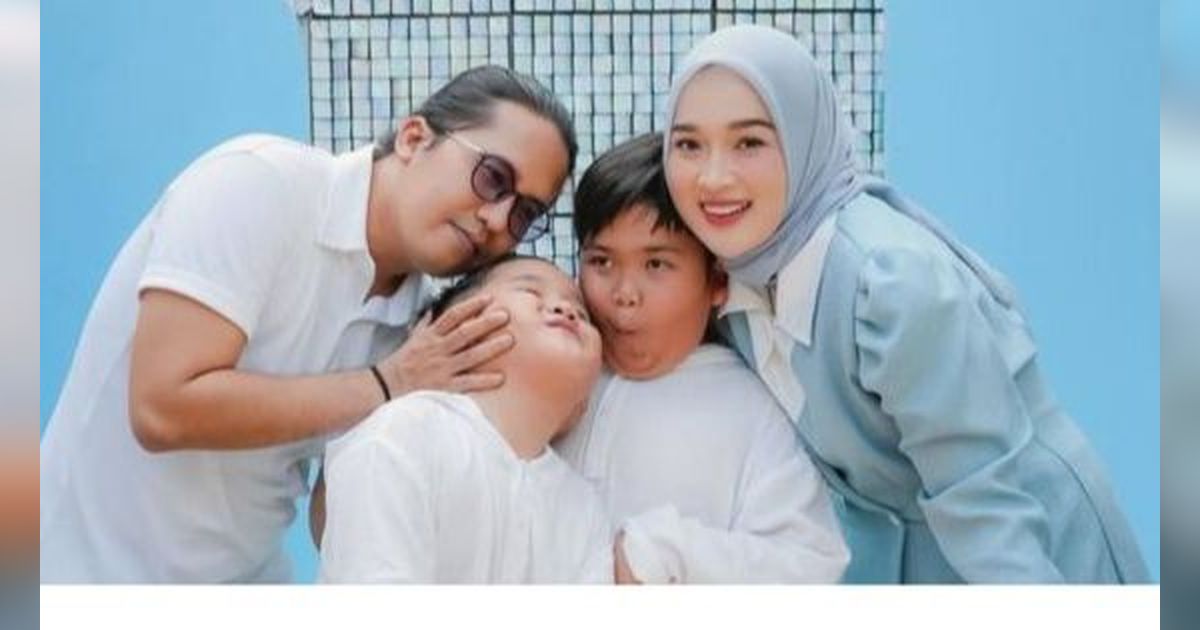 8 Foto Ririe Fairus dan Ayus Sabyan Kembali Bersatu Saat Rayakan Ultah Sang Anak