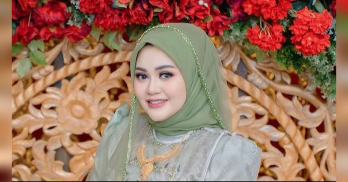 7 Potret Suci Golek, Calon Mertua Putri Isnari yang Dipuji Mirip Rachel Vennya