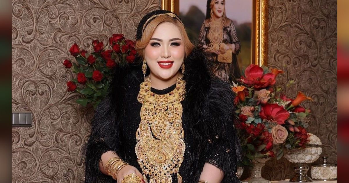 Pakai Rancangan Baju Ivan Gunawan, Gaya Bos Skincare Mira Hayati Jadi Sorotan, Kalung Emas Tak Boleh Ketinggalan